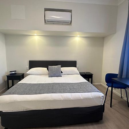 Puffers Inn Loganholme Экстерьер фото