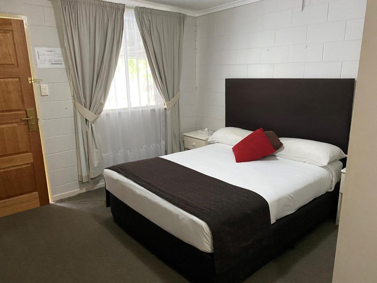 Puffers Inn Loganholme Экстерьер фото