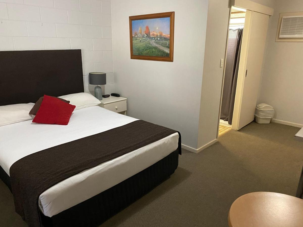 Puffers Inn Loganholme Экстерьер фото