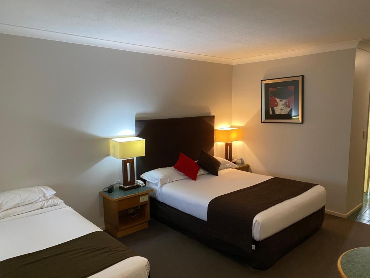 Puffers Inn Loganholme Экстерьер фото