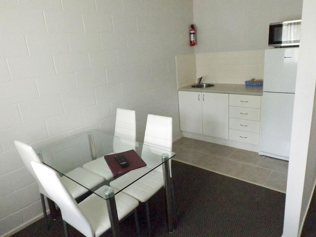 Puffers Inn Loganholme Экстерьер фото