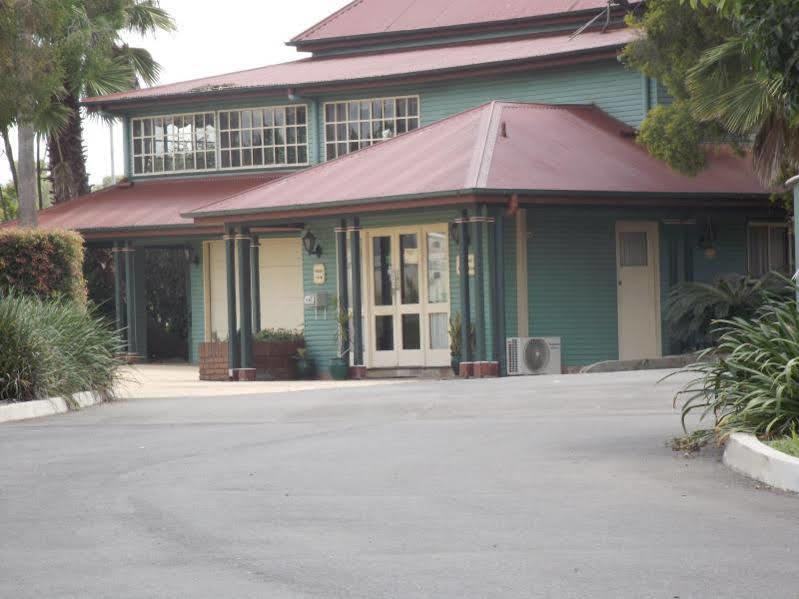 Puffers Inn Loganholme Экстерьер фото