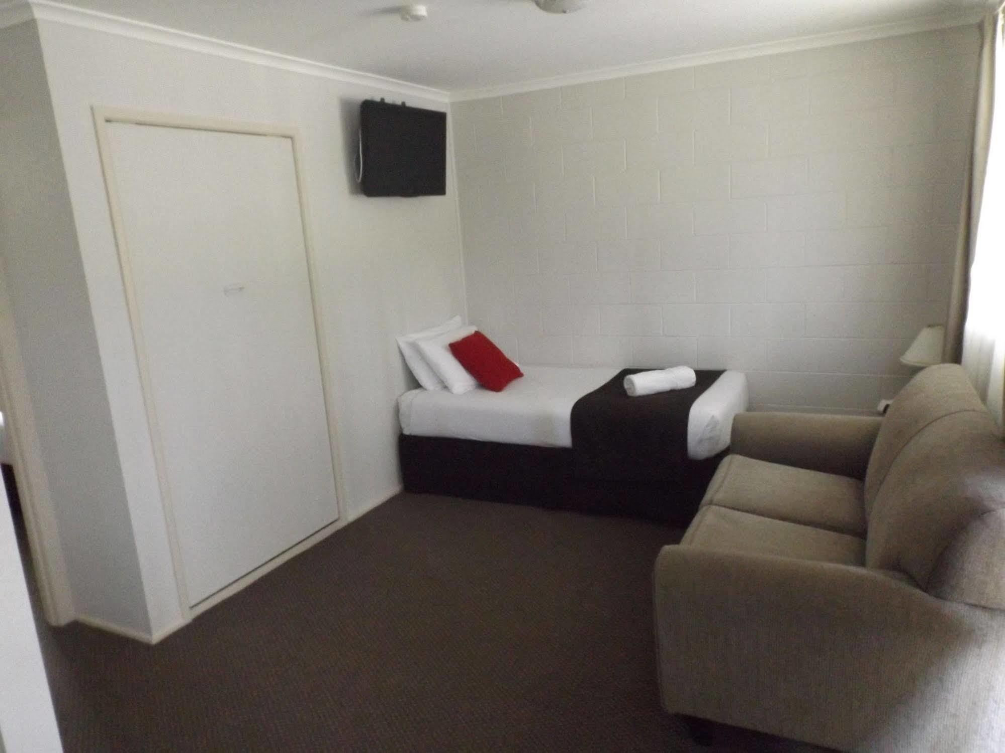 Puffers Inn Loganholme Экстерьер фото