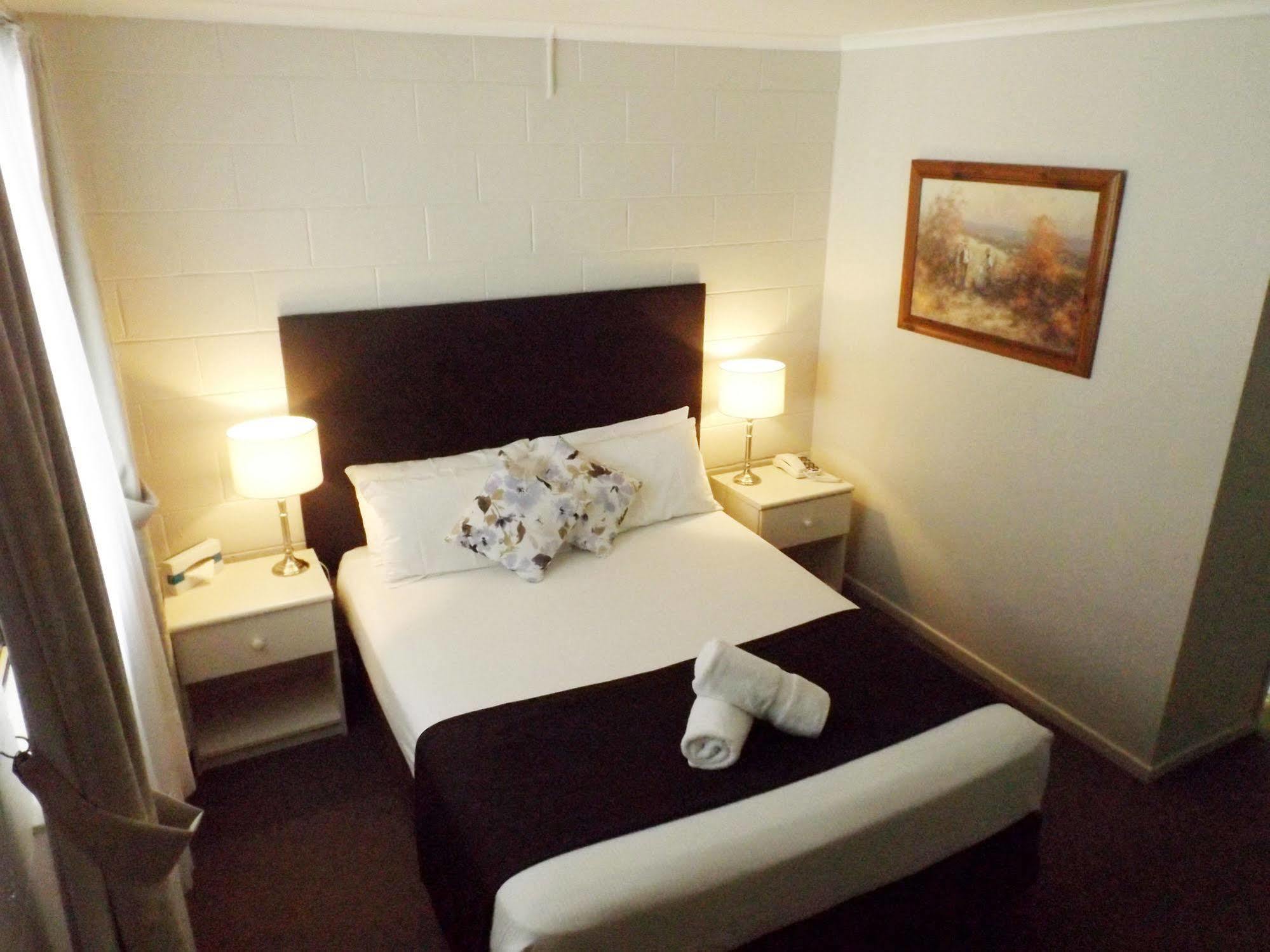 Puffers Inn Loganholme Экстерьер фото