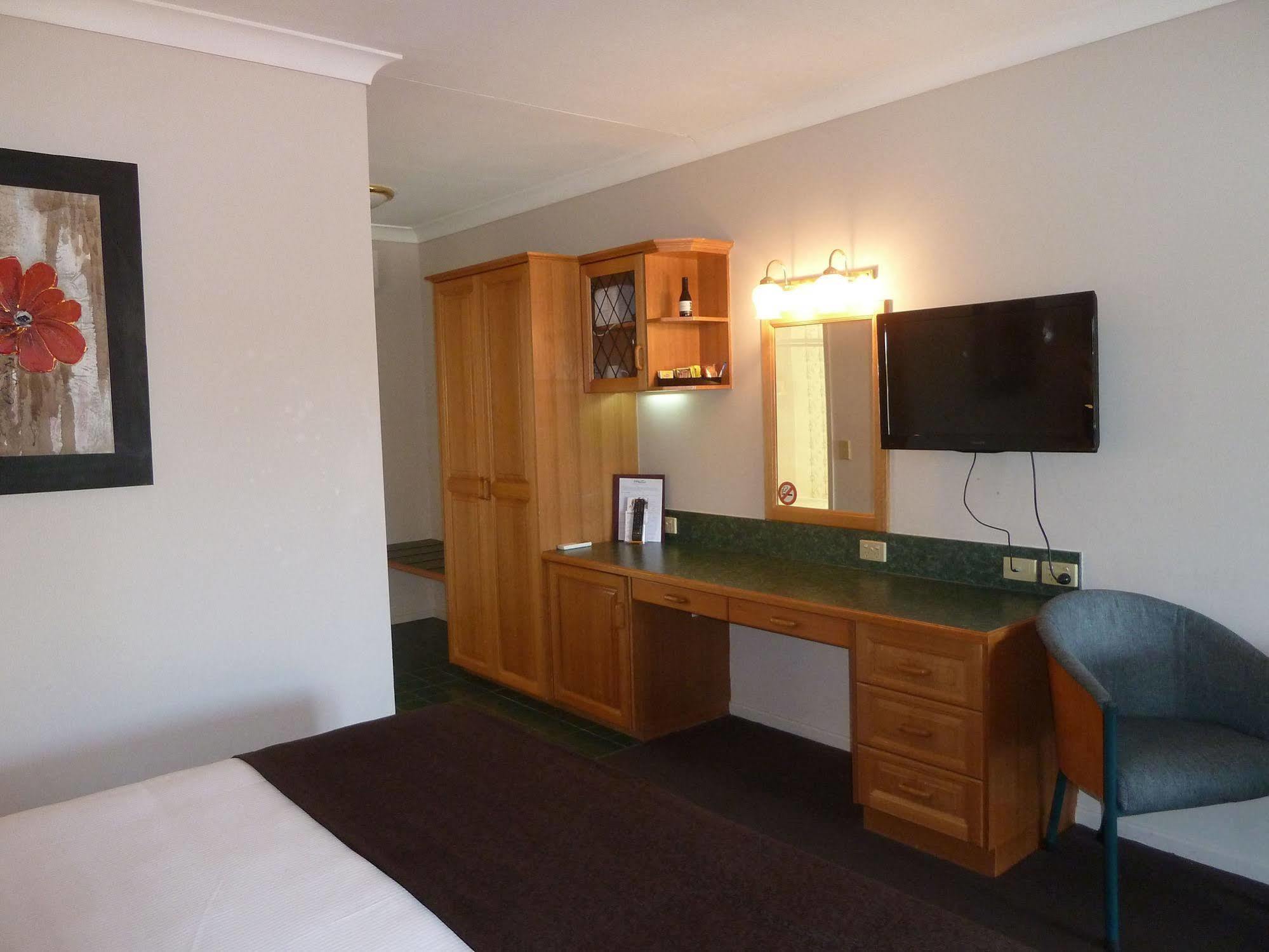 Puffers Inn Loganholme Экстерьер фото