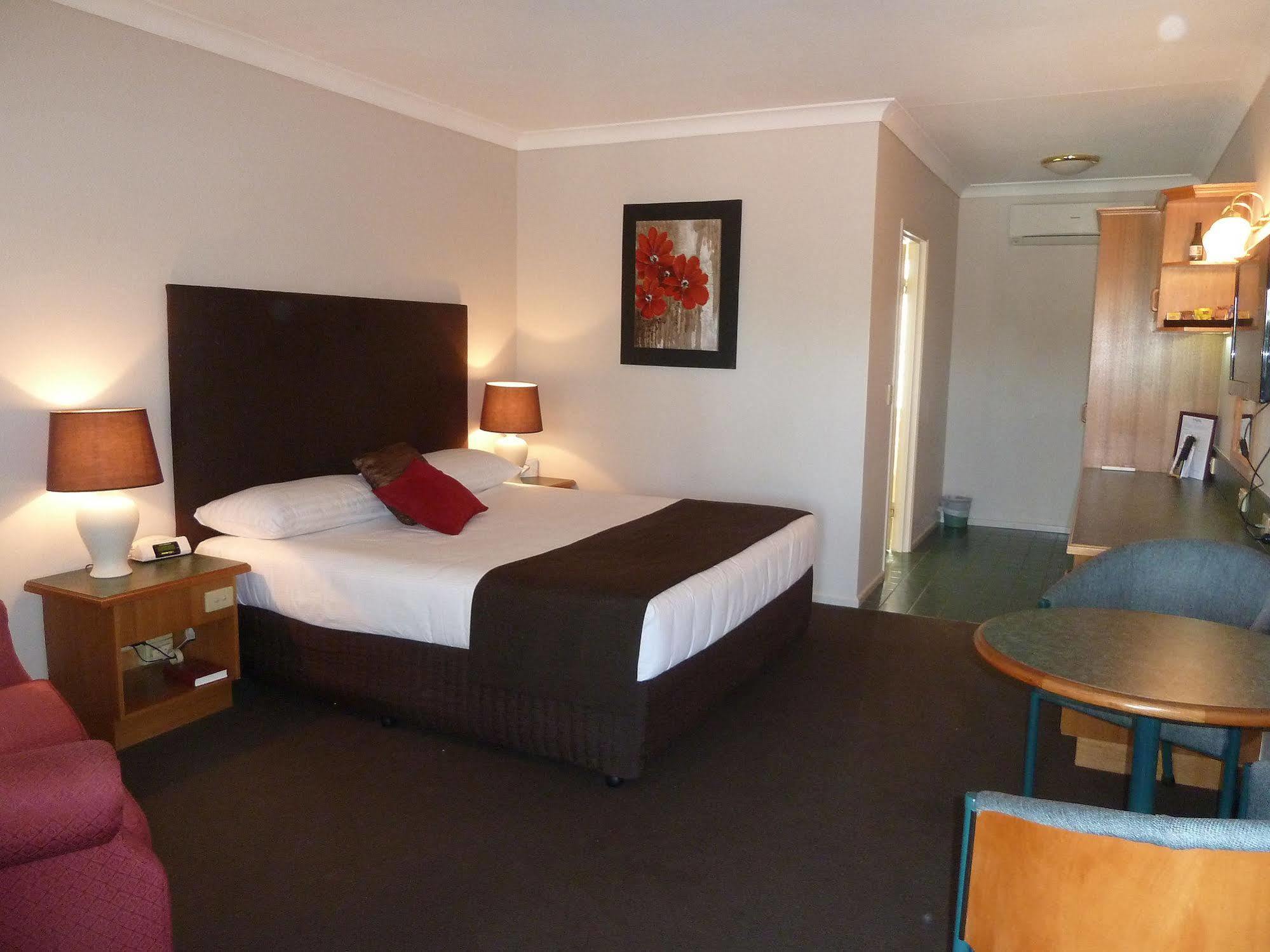 Puffers Inn Loganholme Экстерьер фото