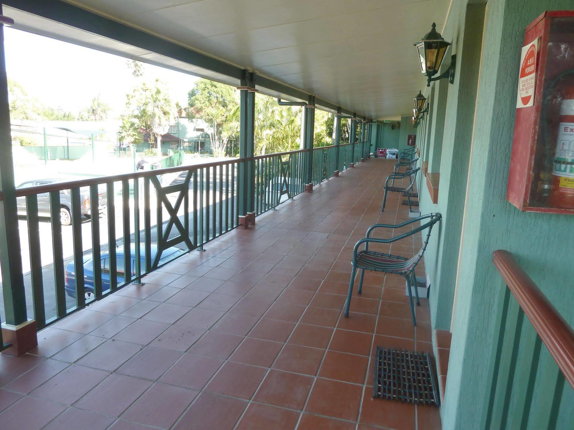 Puffers Inn Loganholme Экстерьер фото